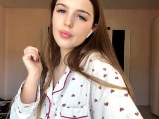 Gily nude on Live Cam Sex Chat