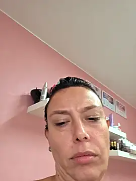 littleladyshelly nude on webcam for live sex chat