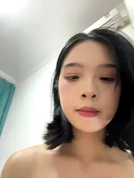 qiqi_x nude on webcam for live sex chat
