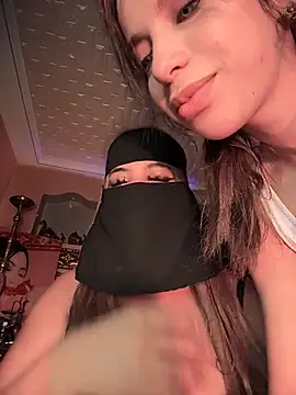 Queentaraf999 nude on webcam for live sex chat