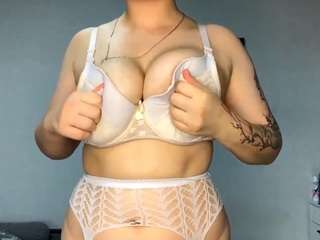 RileyCampbell nude on Live Cam Sex Chat