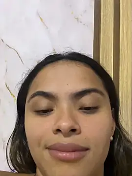 safadinhaquenteW nude on webcam for live sex chat