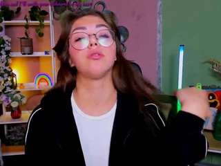 suzi-love nude on Live Cam Sex Chat