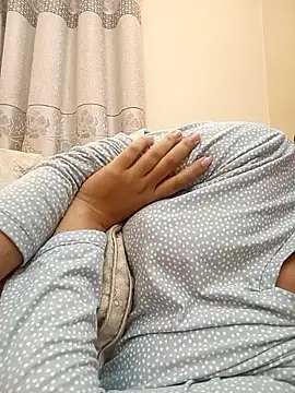 CloudyMist nude on webcam for live sex chat