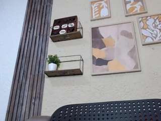 CurlyDani nude on Live Cam Sex Chat