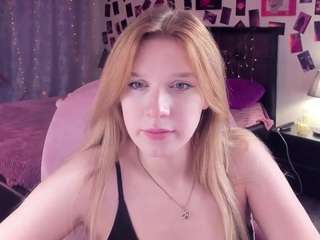 KarambaMoon nude on Live Cam Sex Chat