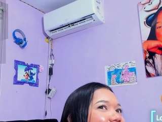 sara-mia nude on Live Cam Sex Chat