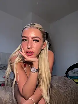 BlondeBetty nude on webcam for live sex chat