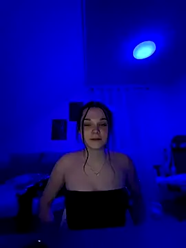ElenaMariee nude on webcam for live sex chat
