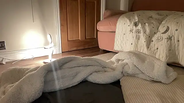 ijustturned18today nude on webcam for live sex chat