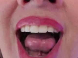 The Sexy Milf nude on Live Cam Sex Chat