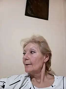 Calypso-Loove nude on webcam for live sex chat