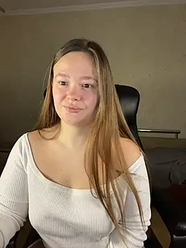 CaramelleSugarr nude on webcam for live sex chat