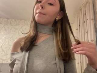 Hilda nude on Live Cam Sex Chat