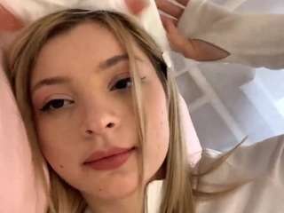 JulietteDeLuca nude on Live Cam Sex Chat
