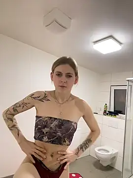 Milly-Kiss nude on webcam for live sex chat