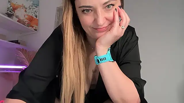 Velvetwitch87 nude on webcam for live sex chat