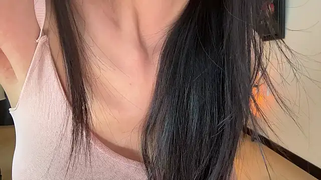 2Zoe nude on webcam for live sex chat