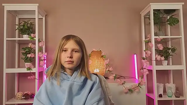 EssieVogel nude on webcam for live sex chat