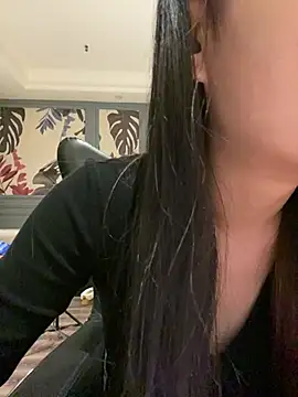 MengMeng0515 nude on webcam for live sex chat