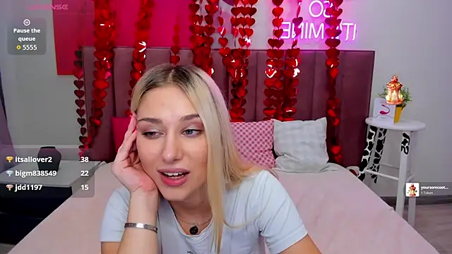 MIla_Stunning nude on webcam for live sex chat