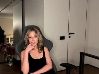 MilaCordani nude on Live Cam Sex Chat