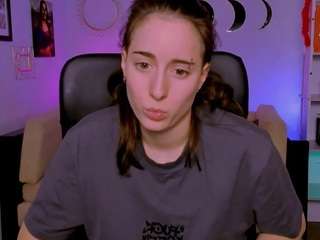 Alma-rune nude on Live Cam Sex Chat