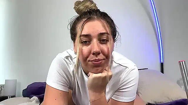 Aussielulu nude on webcam for live sex chat