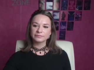 EmiliMmm nude on Live Cam Sex Chat