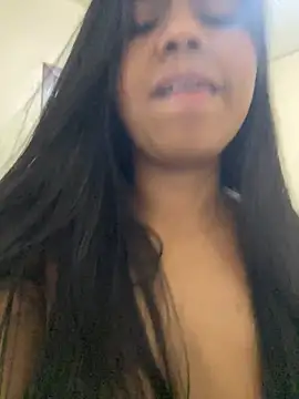 fahzinha nude on webcam for live sex chat