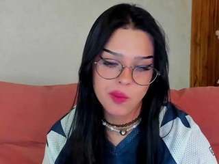 Leslie nude on Live Cam Sex Chat