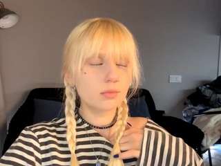 SlyviaKreatsoulas nude on Live Cam Sex Chat