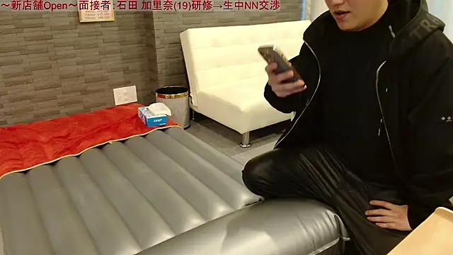 Toms-BBQ nude on webcam for live sex chat