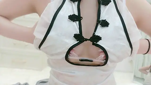 annachan_v nude on webcam for live sex chat