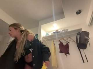 Hellr8iser nude on Live Cam Sex Chat