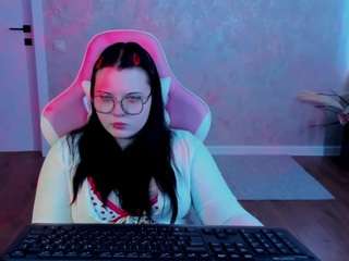 kira-Gold nude on Live Cam Sex Chat