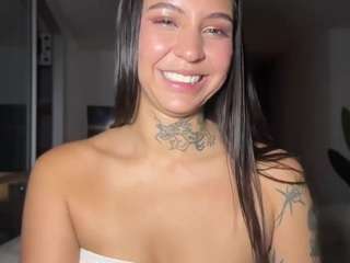 Lauryncutie nude on Live Cam Sex Chat