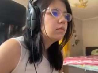 Lina Cute nude on Live Cam Sex Chat