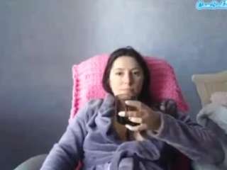 LuckyLinda27 nude on Live Cam Sex Chat