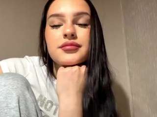 MarilynnEliseo nude on Live Cam Sex Chat