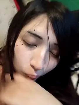 HonyHanna nude on webcam for live sex chat