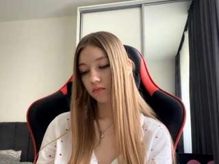 RoxannePacius nude on Live Cam Sex Chat