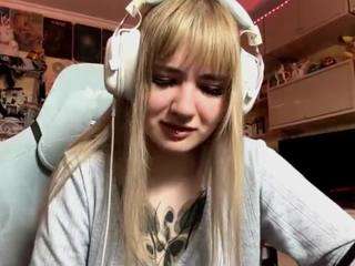 AlyciaNarine nude on Live Cam Sex Chat