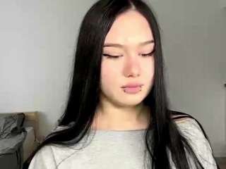 LoriannHaymans nude on Live Cam Sex Chat