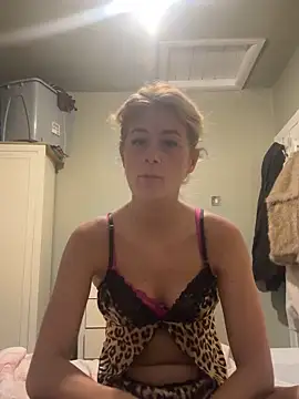 quirkyprincess nude on webcam for live sex chat