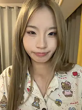 Uugirl00 nude on webcam for live sex chat