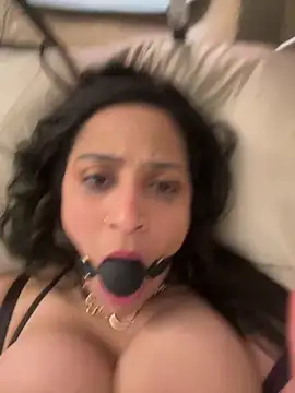 Yourgoodslut nude on webcam for live sex chat