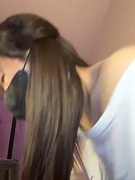 Be_Miuu nude on webcam for live sex chat