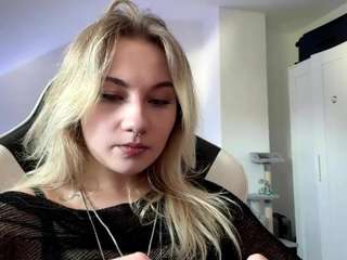 FreddaChase nude on Live Cam Sex Chat