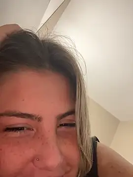 hiddensecretxx nude on webcam for live sex chat
